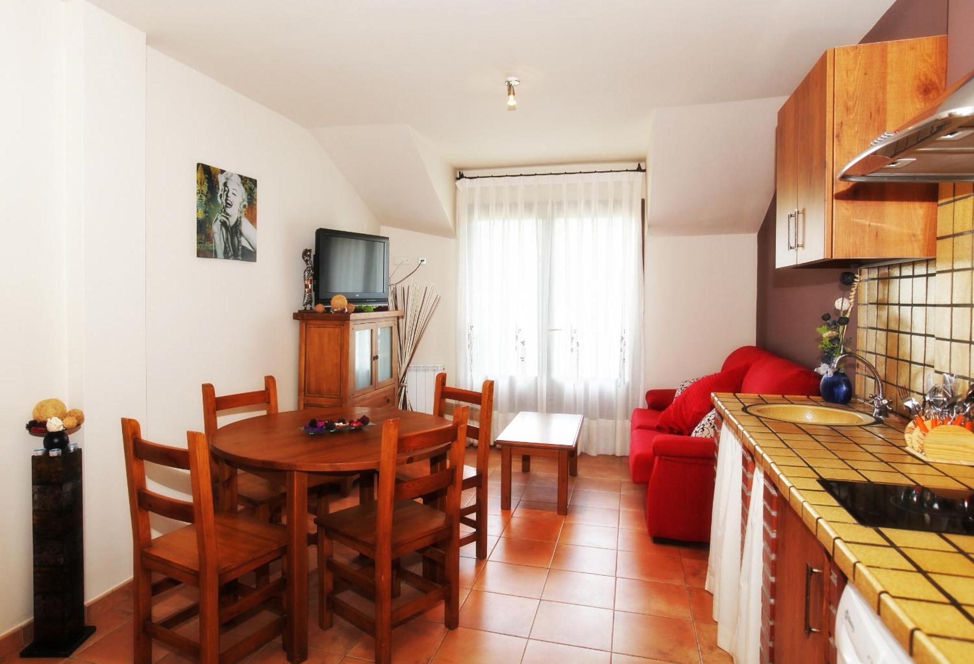 Apartamentos Pirineos Ordesa Эль-Пуэйо-де-Арагуас Экстерьер фото