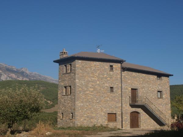 Apartamentos Pirineos Ordesa Эль-Пуэйо-де-Арагуас Экстерьер фото